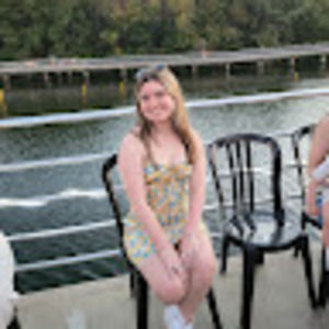 Meet your Posher, Brooke